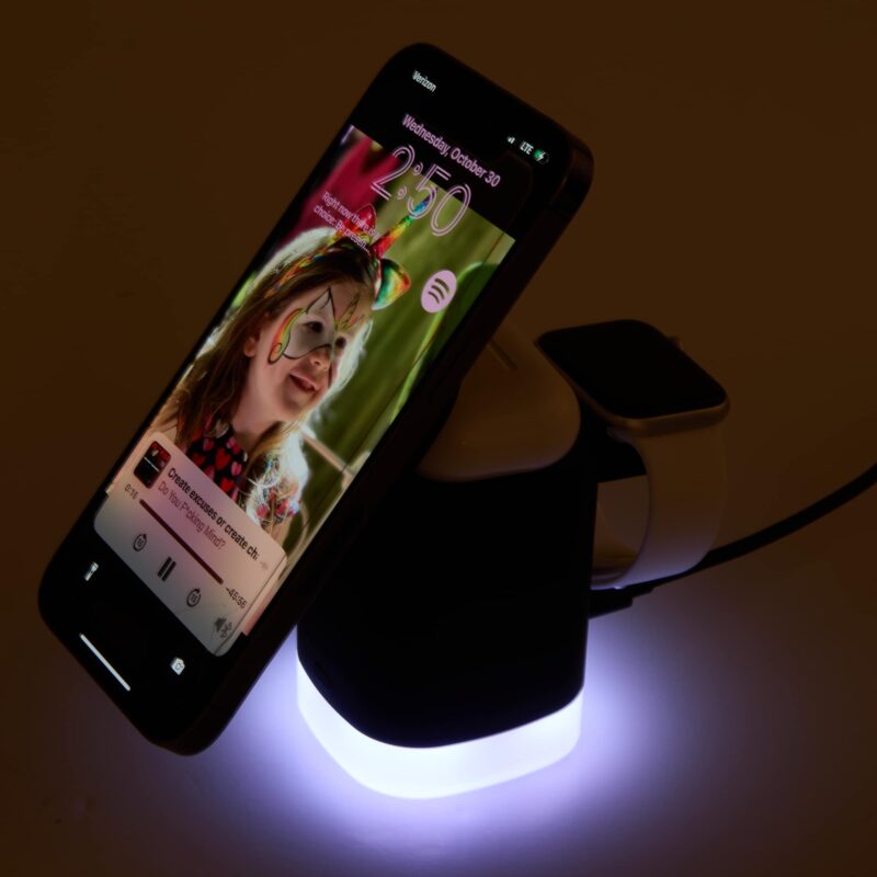 Glow 3-in-1 MagClick™ 15W Wireless Charging Stand - 7