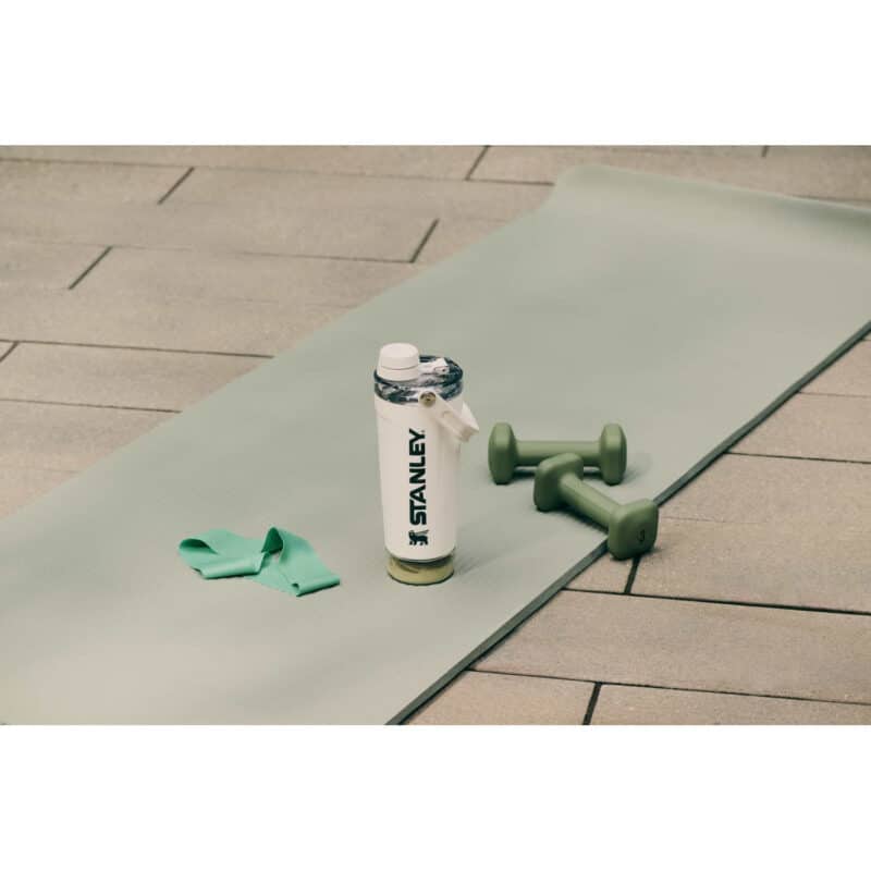 Stanley Activate Shaker Bottle 20oz - 8